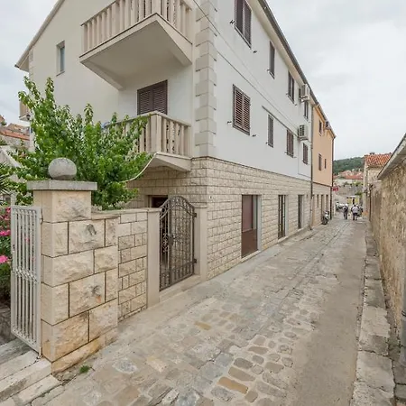 Historic Center Hvar Town- A Few Steps From The Main Square Appartamento Hvar Town
